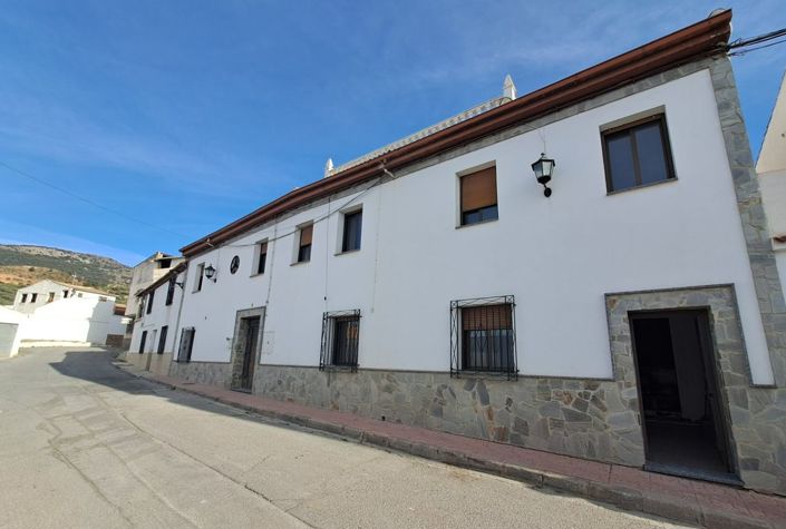 Image No.1-4 Bed Townhouse for sale