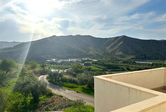 Image No.8-3 Bed Country House for sale