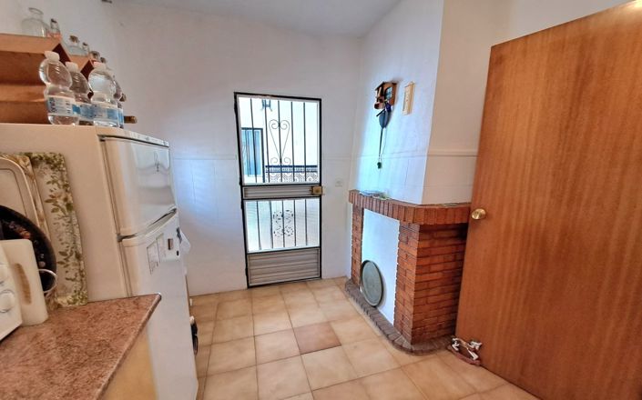 Image No.12-5 Bed Townhouse for sale