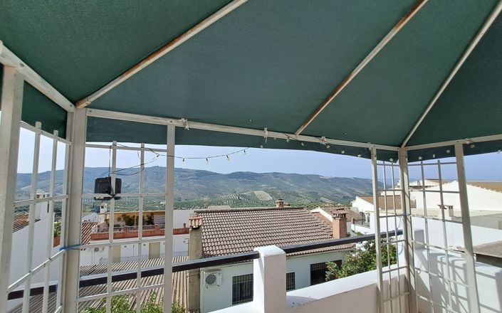 Image No.37-5 Bed Townhouse for sale