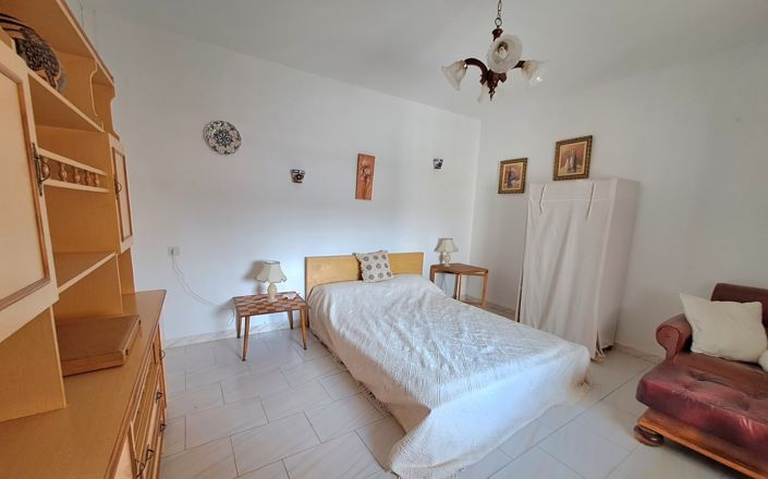 Image No.4-5 Bed Townhouse for sale