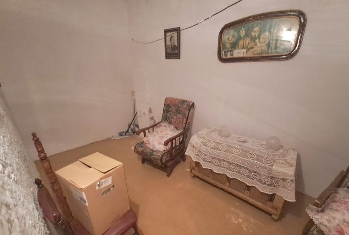 Image No.14-5 Bed Townhouse for sale