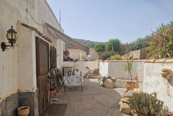 Image No.18-2 Bed Villa for sale