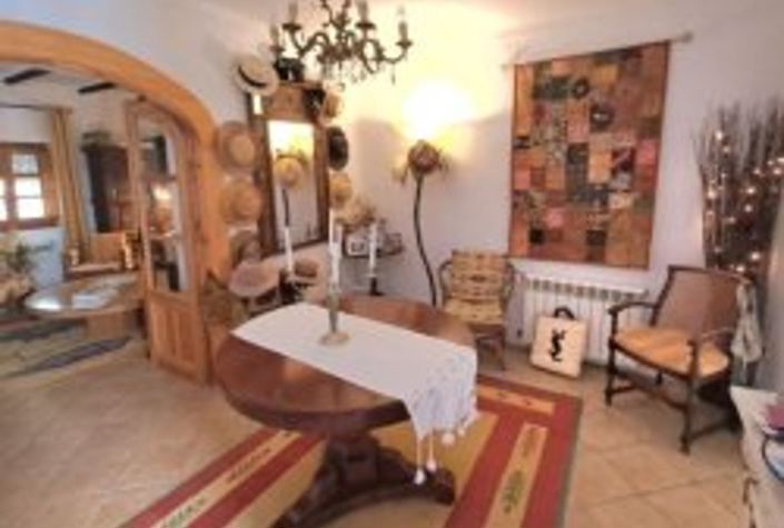 Image No.3-Maison de campagne de 4 chambres à vendre à Iznájar