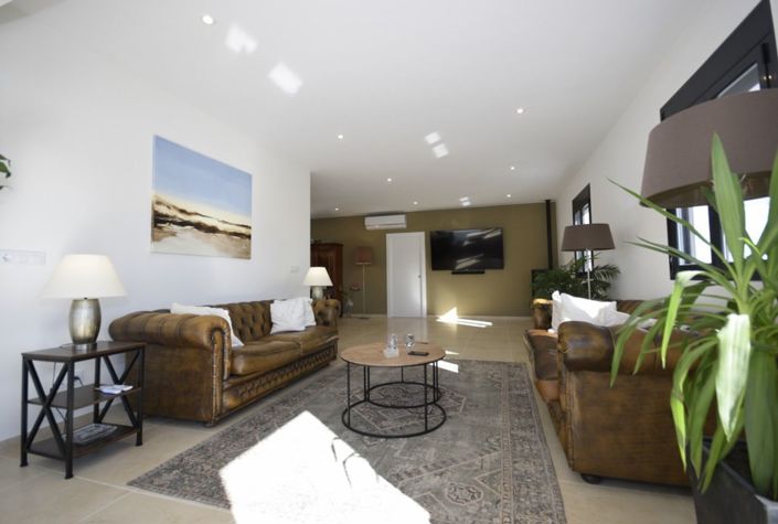 Image No.11-3 Bed Villa for sale