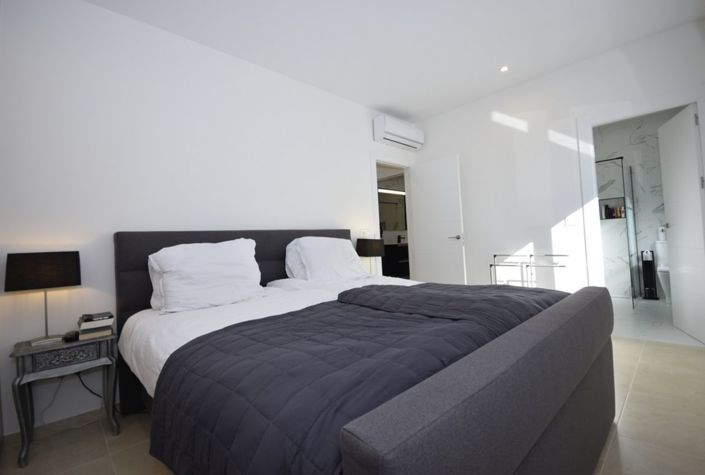 Image No.14-3 Bed Villa for sale