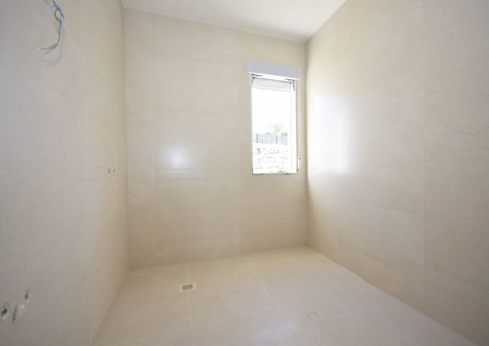 Image No.14-3 Bed Villa for sale