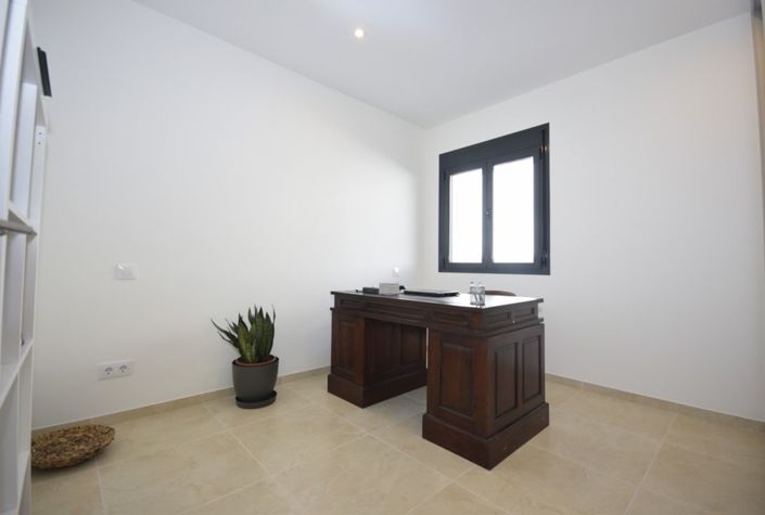 Image No.17-3 Bed Villa for sale