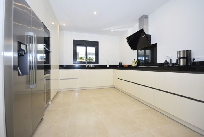 Image No.2-3 Bed Villa for sale