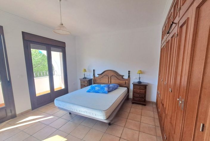 Image No.30-4 Bed Townhouse for sale