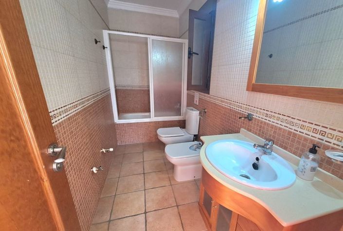 Image No.31-4 Bed Townhouse for sale