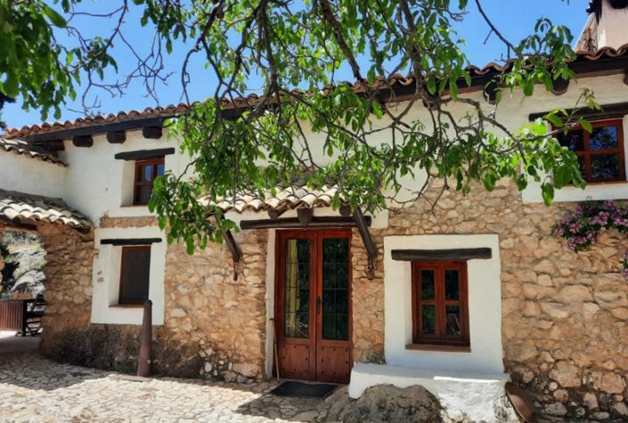 Image No.10-6 Bed Country House for sale