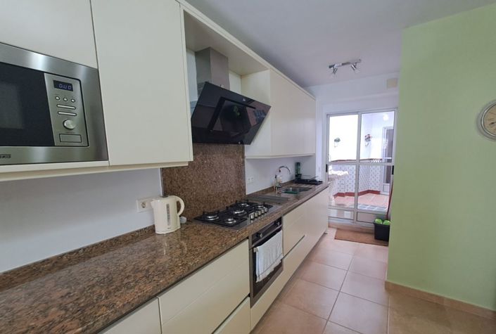 Image No.12-4 Bed Townhouse for sale