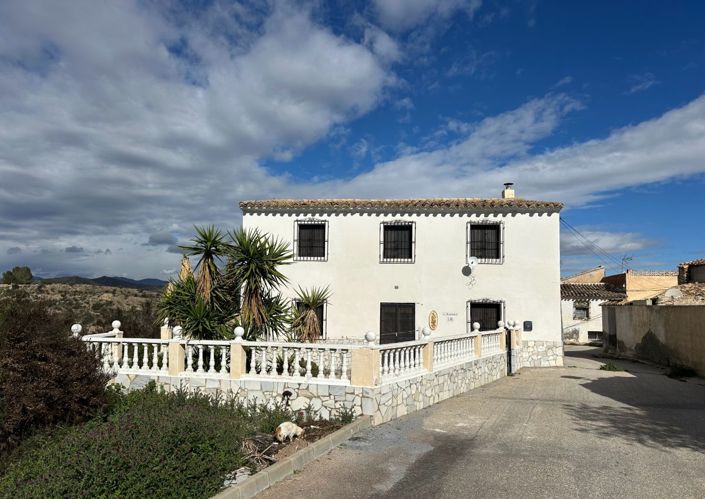 Image No.1-4 Bed Semi-Detached for sale