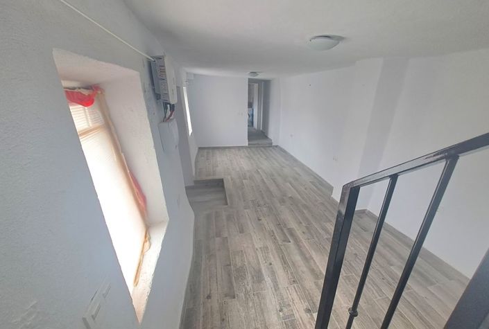 Image No.2-3 Bed Townhouse for sale