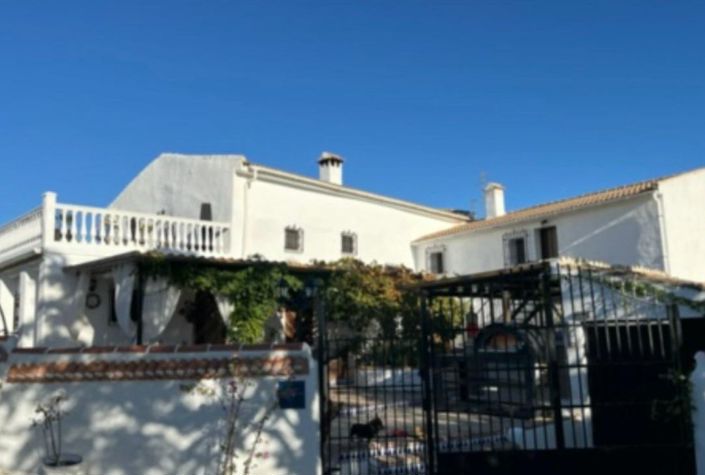 Image No.1-4 Bed Country House for sale