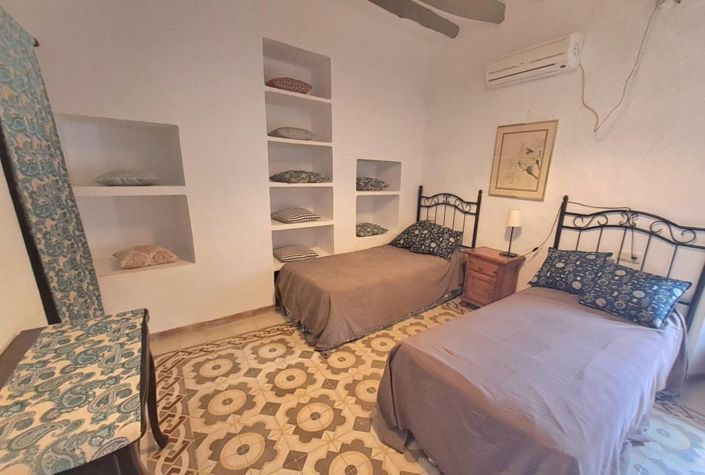 Image No.20-5 Bed Country House for sale