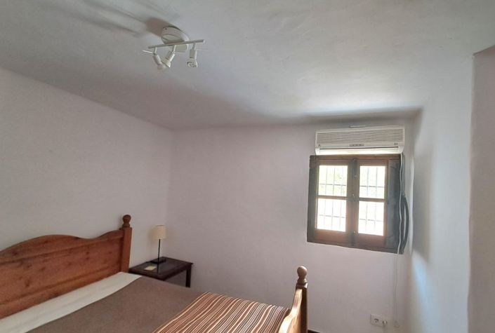 Image No.22-5 Bed Country House for sale