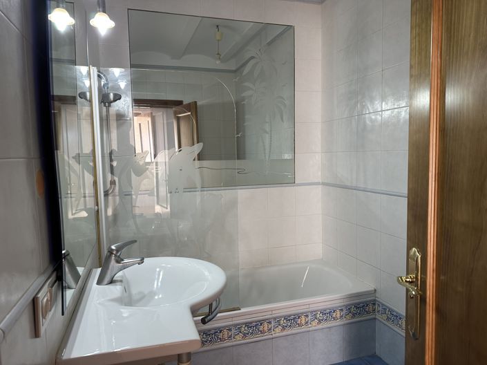 Image No.20-4 Bed Villa for sale