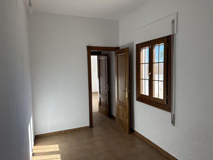 Image No.24-4 Bed Villa for sale