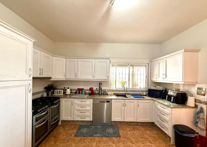 Image No.8-3 Bed Villa for sale