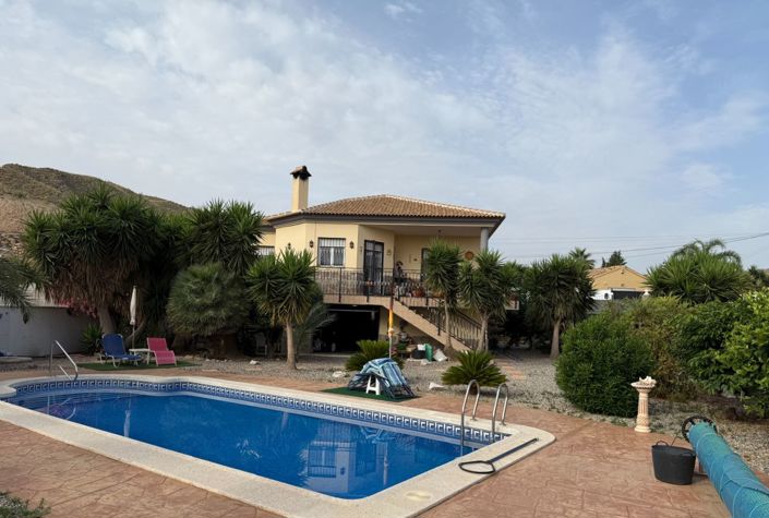 Image No.1-3 Bed Villa for sale