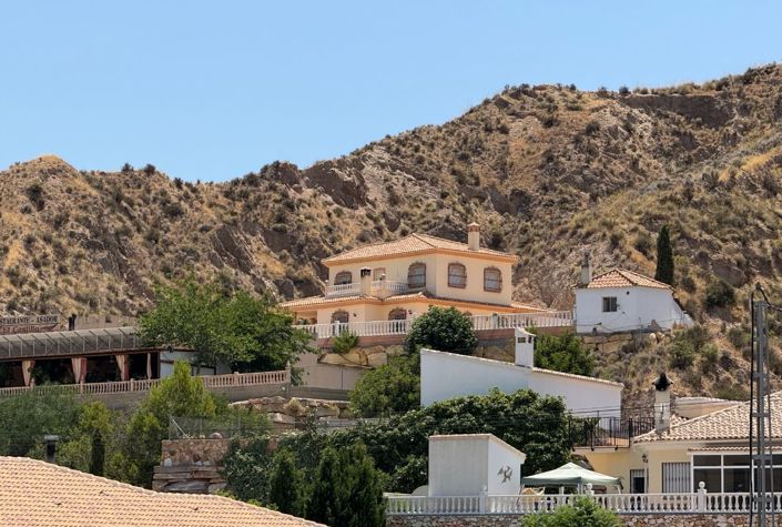 Image No.1-3 Bed Villa for sale