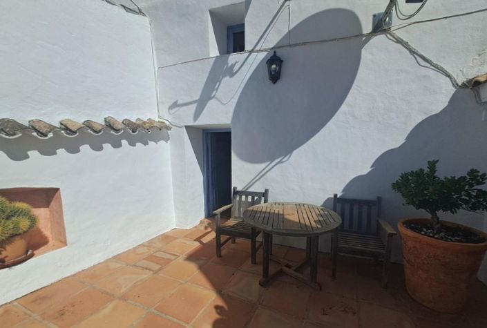 Image No.31-4 Bed Country House for sale