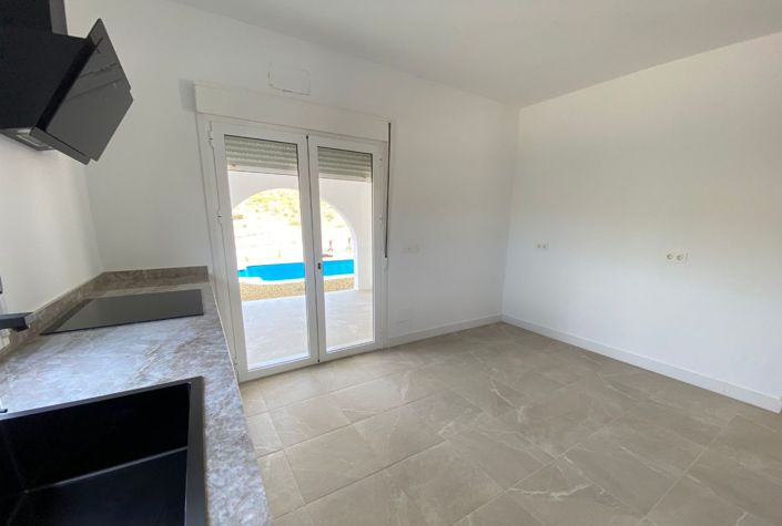 Image No.10-4 Bed Villa for sale