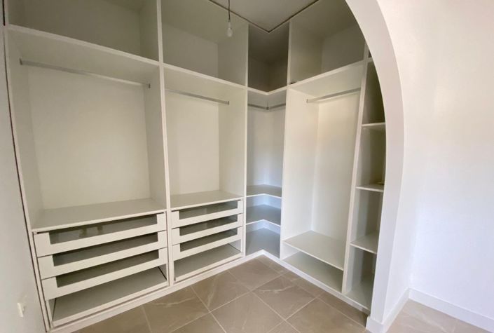 Image No.4-4 Bed Villa for sale