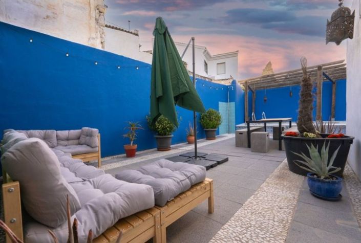 Image No.11-4 Bed Townhouse for sale