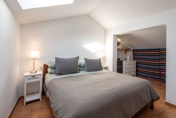 Image No.20-4 Bed Townhouse for sale