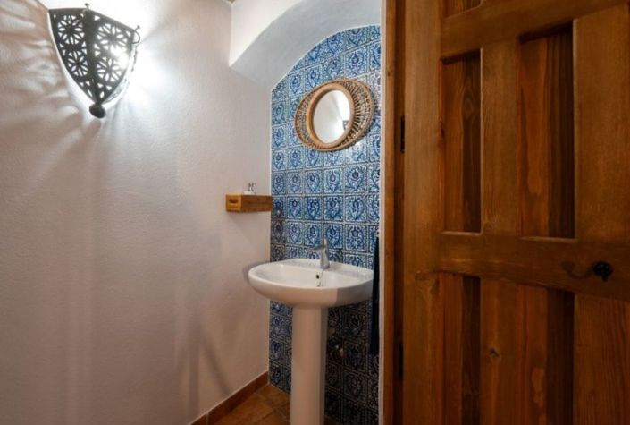 Image No.23-4 Bed Townhouse for sale