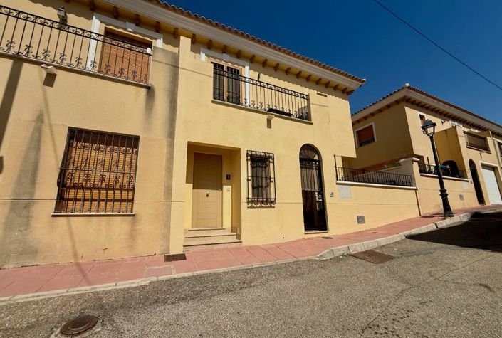 Image No.1-3 Bed Duplex for sale