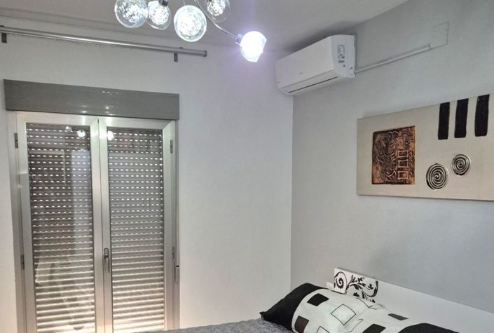 Image No.13-2 Bed Townhouse for sale