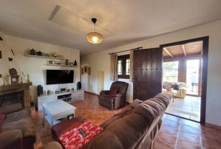 Image No.23-3 Bed Country House for sale