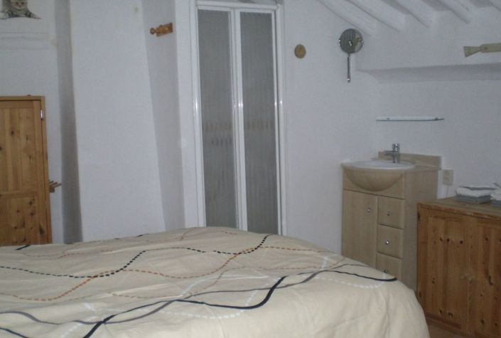 Image No.20-3 Bed Country House for sale