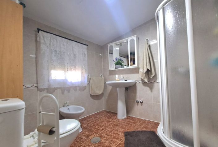 Image No.16-2 Bed Country House for sale