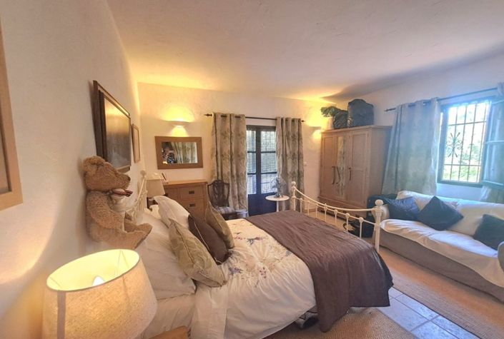 Image No.21-Maison de campagne de 7 chambres à vendre à Iznájar