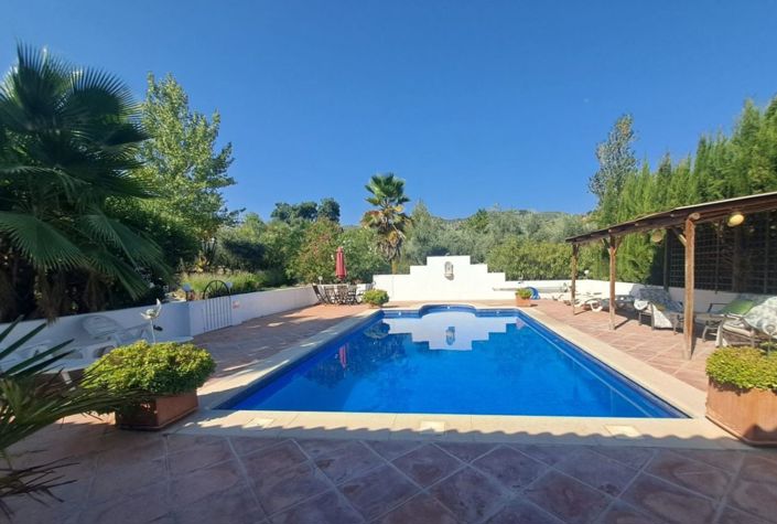 Image No.35-Maison de campagne de 7 chambres à vendre à Iznájar