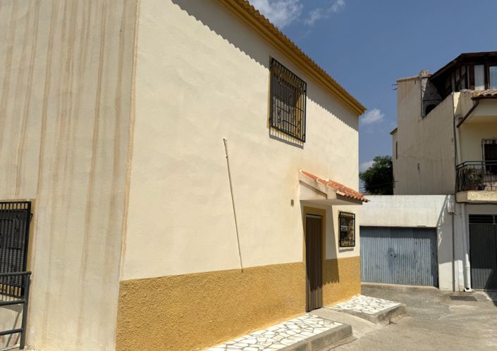 Image No.19-3 Bed Townhouse for sale