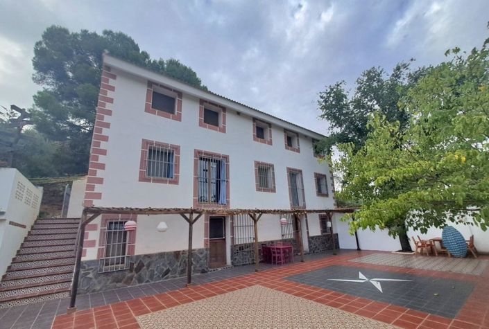 Image No.1-7 Bed Country House for sale