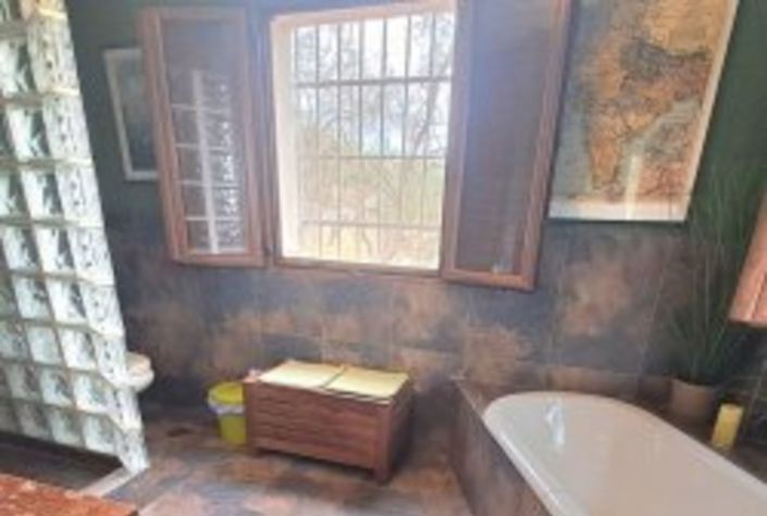 Image No.30-7 Bed Country House for sale