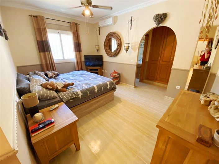 Image No.12-3 Bed Villa for sale