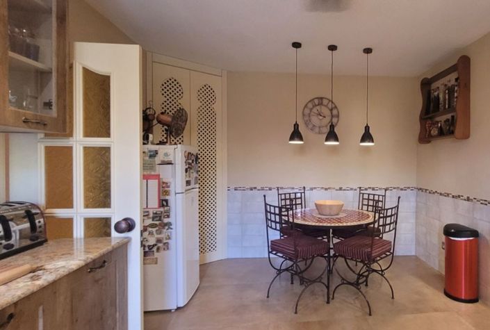 Image No.13-3 Bed Country House for sale