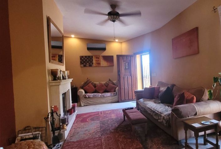 Image No.19-3 Bed Country House for sale