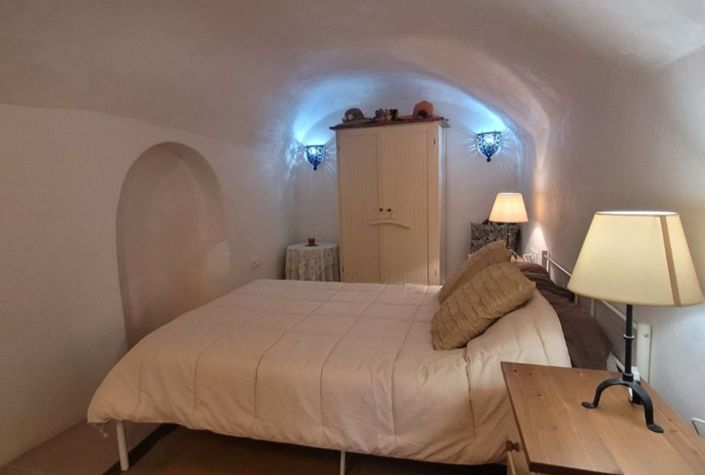 Image No.23-3 Bed Country House for sale