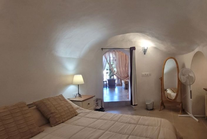 Image No.24-3 Bed Country House for sale