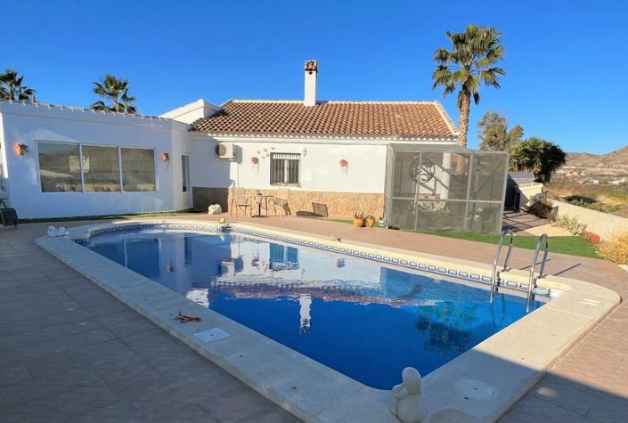 Image No.1-3 Bed Villa for sale