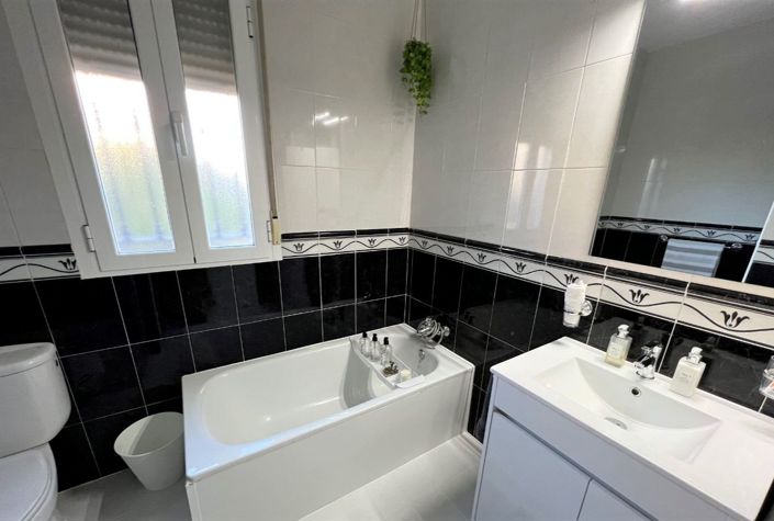 Image No.20-3 Bed Villa for sale